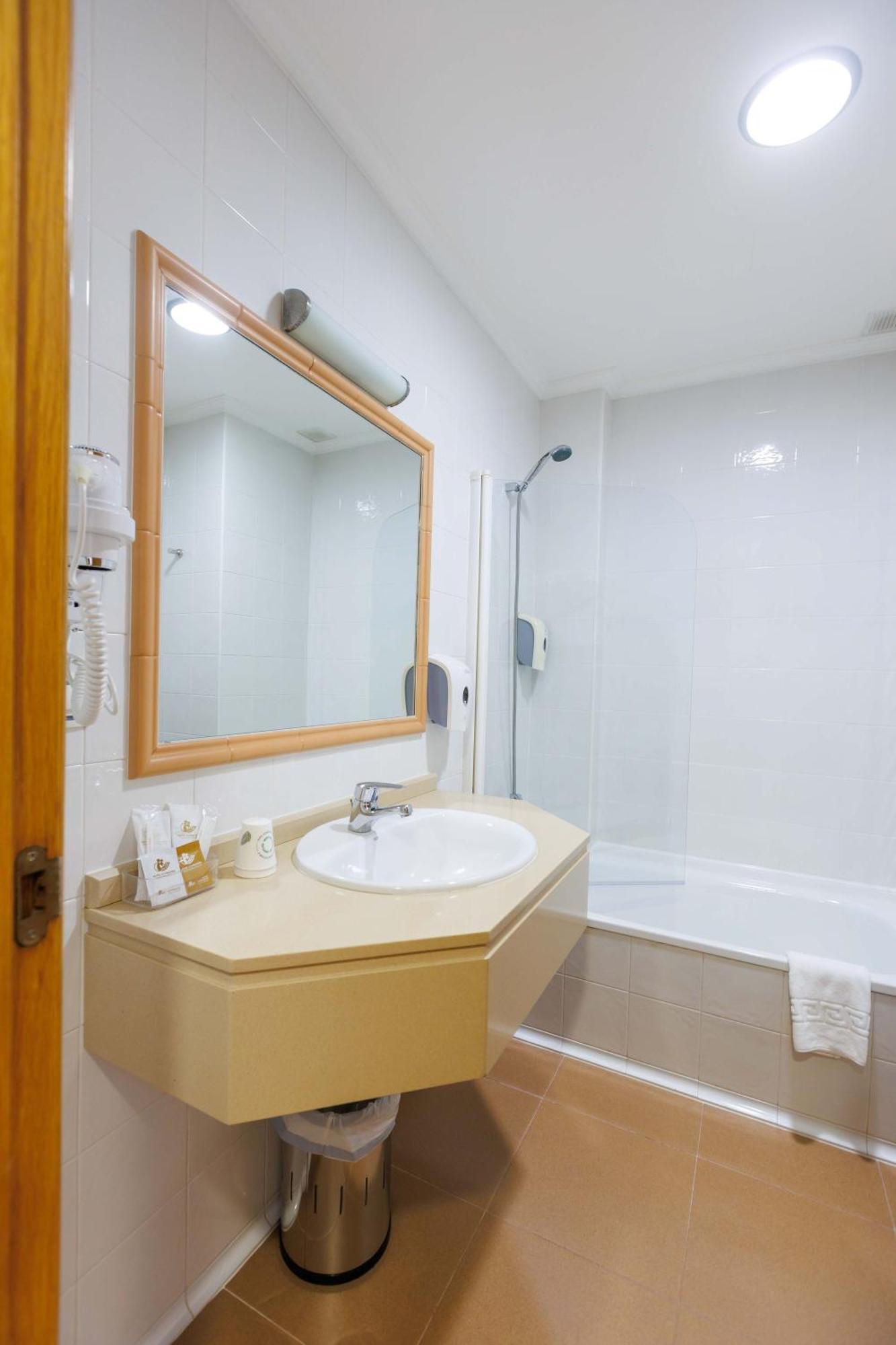 Hotel O Cruceiro Caldas De Reis Ngoại thất bức ảnh