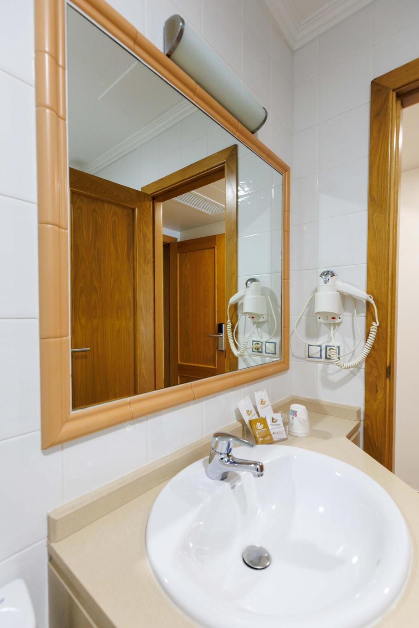 Hotel O Cruceiro Caldas De Reis Ngoại thất bức ảnh