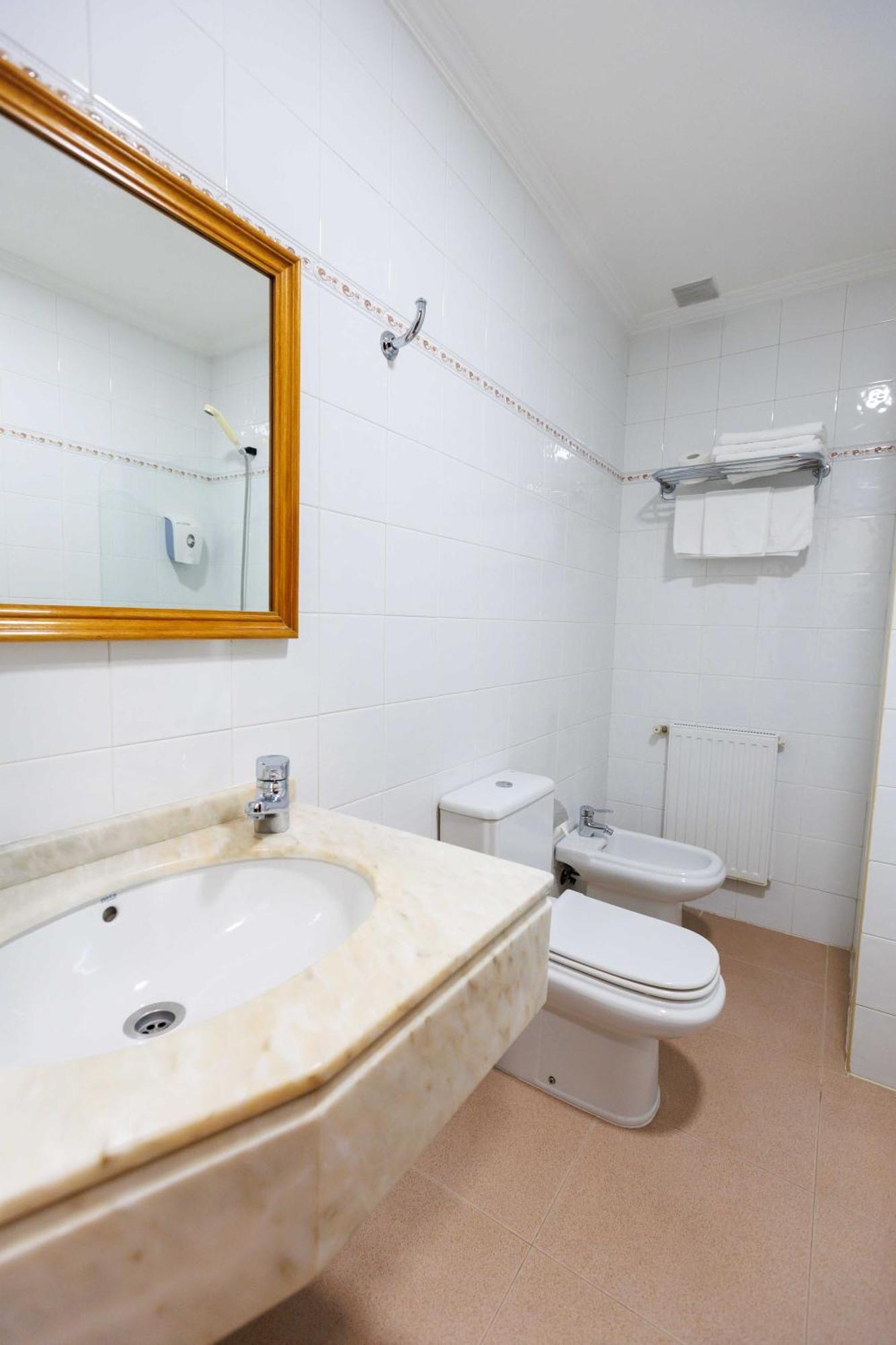Hotel O Cruceiro Caldas De Reis Ngoại thất bức ảnh