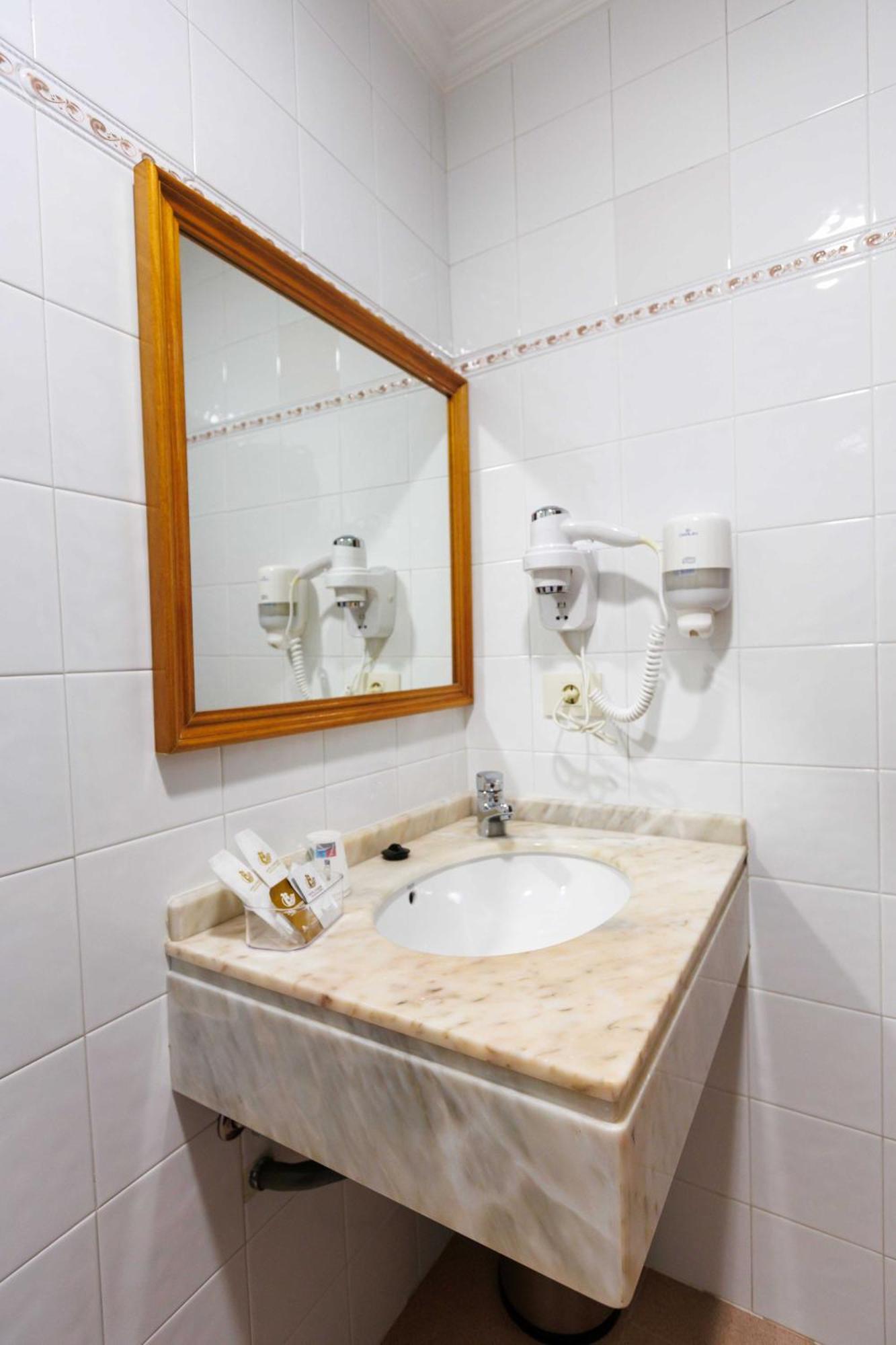 Hotel O Cruceiro Caldas De Reis Ngoại thất bức ảnh